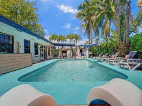Gay Clothing Opt Studio in heated pool guesthouse